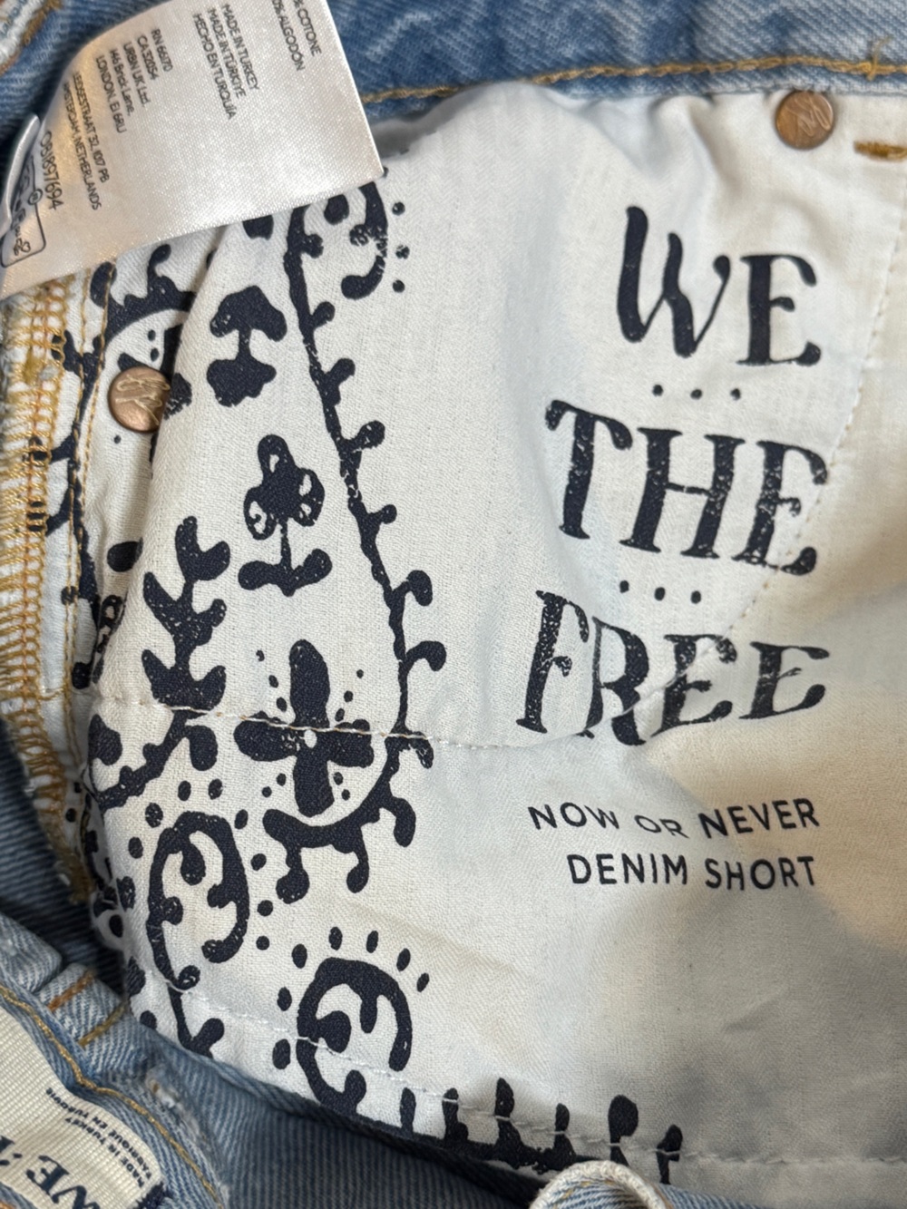 We The Free People Now or Never Light Blue Demin Distressed Cutoff Shorts Sz. 27 - Picture 4 of 8